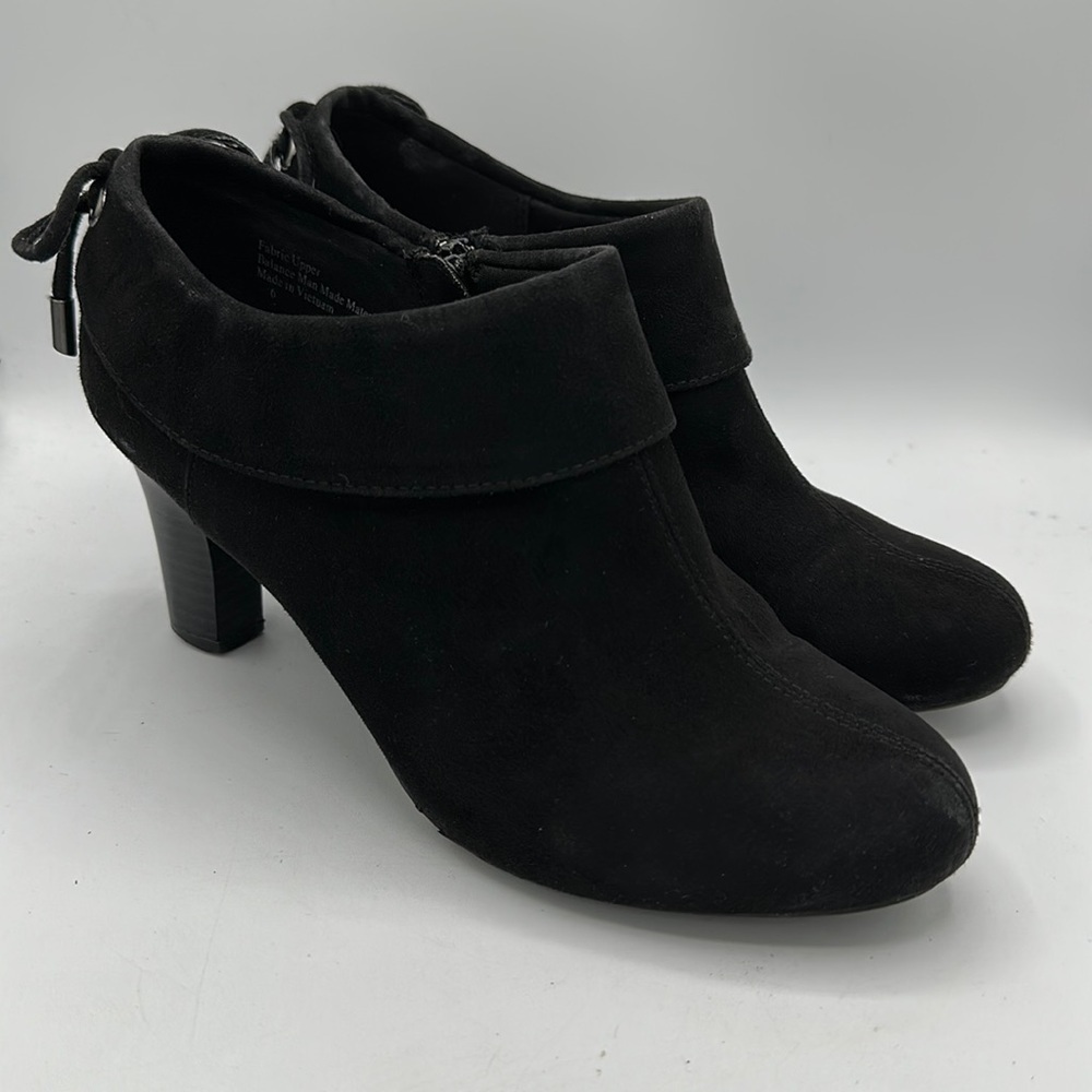 Coach and Four black suede-like heels, size 6